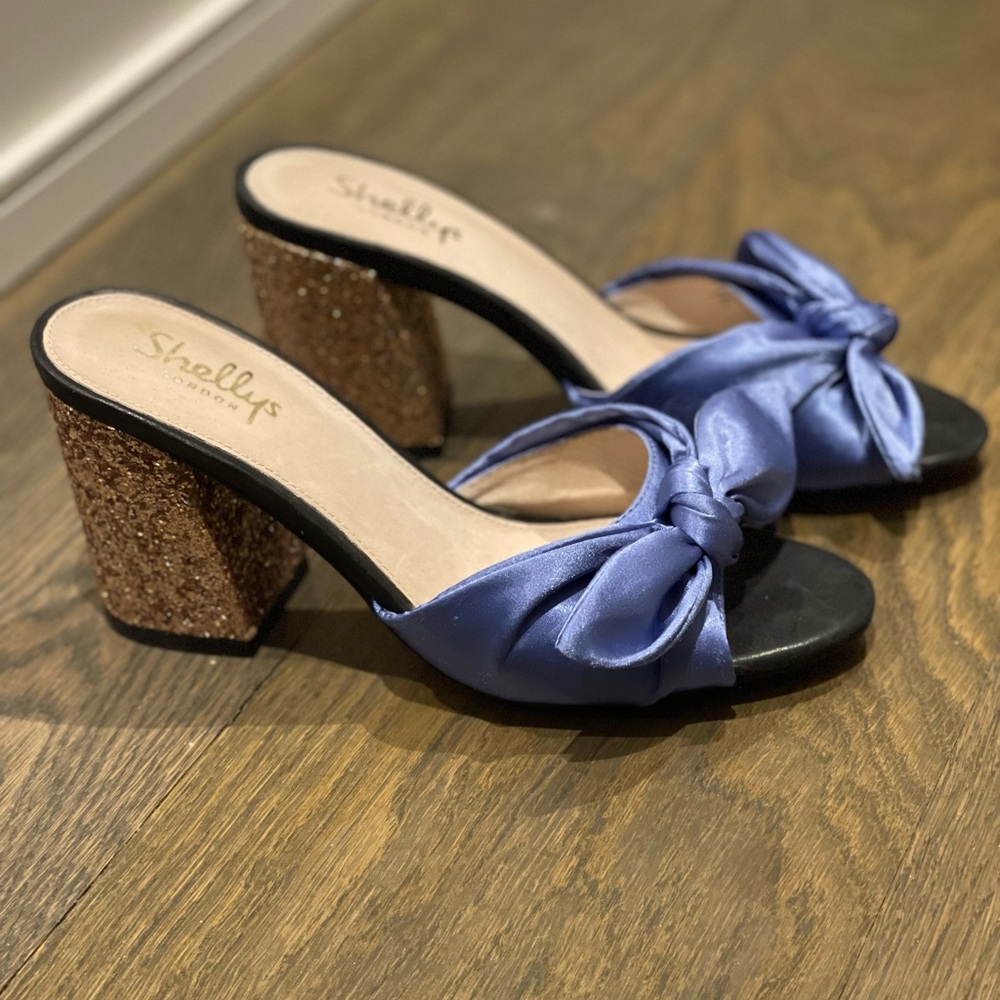 Sweetheart Sandals - size 7.5- Shellys London